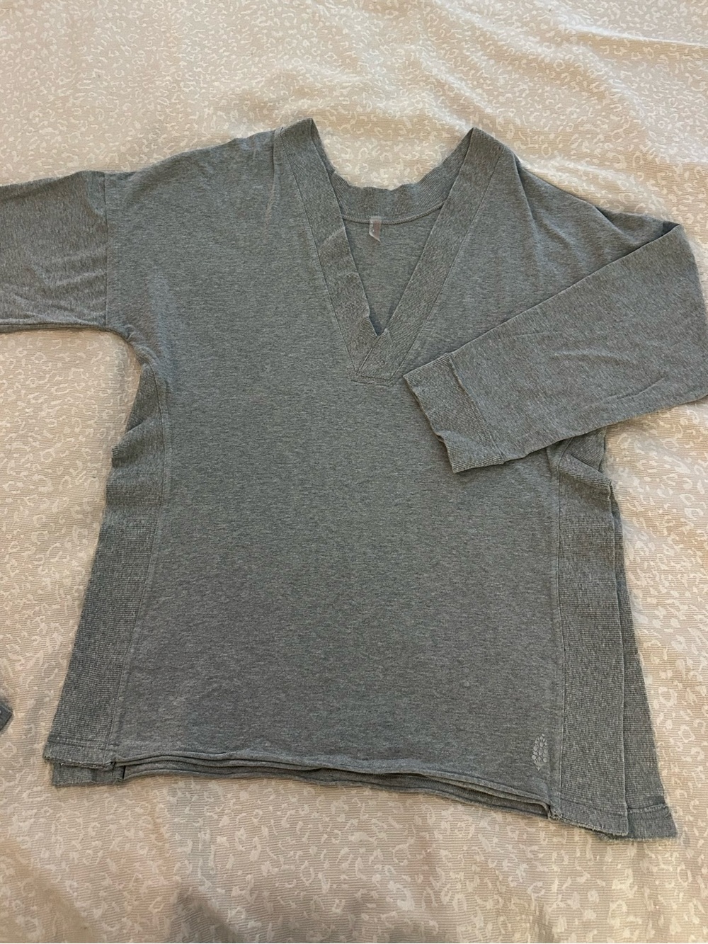 FP Movement by Free People Hot Shot set Relaxed V-Neck Tunic in Heather Gray